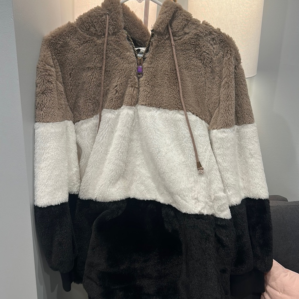 Super cute fur coat